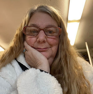 Meet your Posher, Gloria